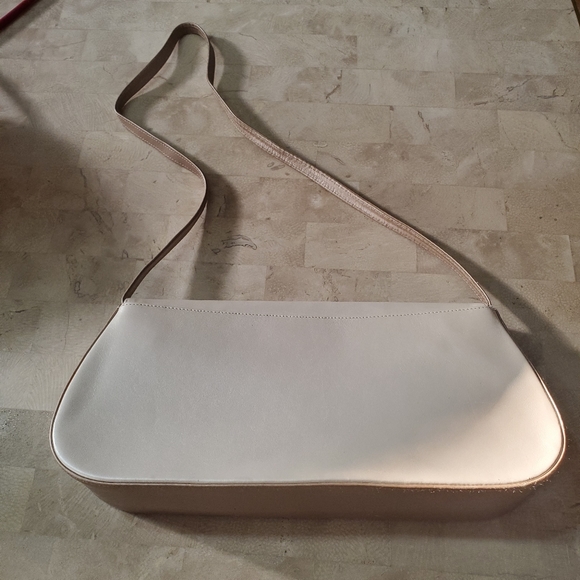 Stuart Weitzman two tone small purse can be used as a clutch or shoulder strap - Picture 3 of 4